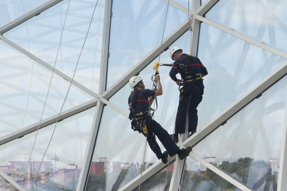 Preventing Accidents in High-Risk Workplaces with High-Angle Rope Rescue Training Course 3