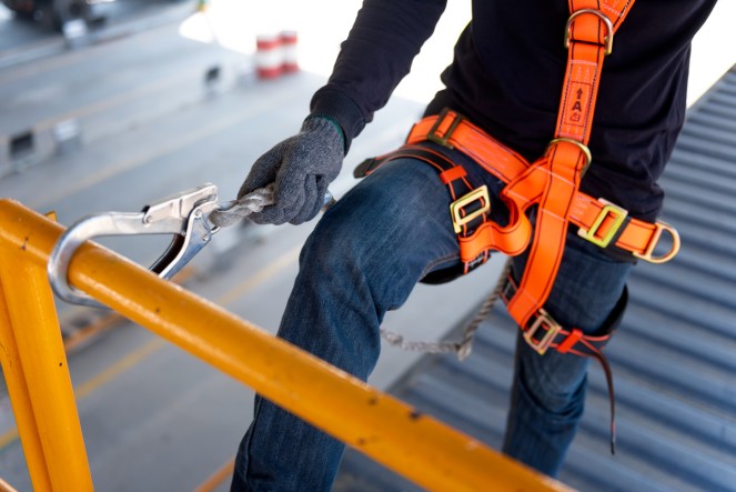 How to Properly Conduct Fall Protection Anchor Inspections: Best Practices and Tips 3