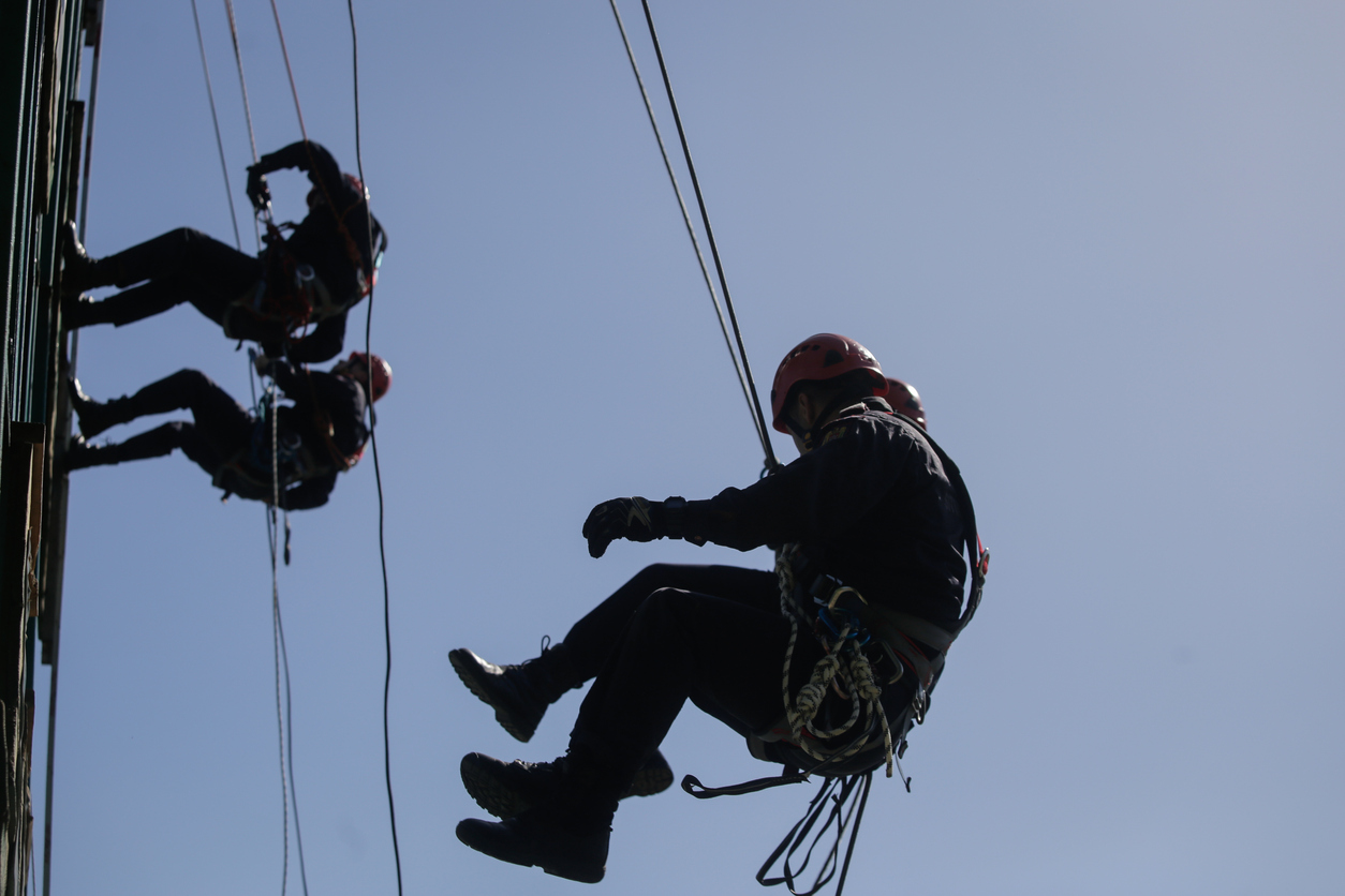 Preventing Accidents in High-Risk Workplaces with High-Angle Rope Rescue Training Course 5