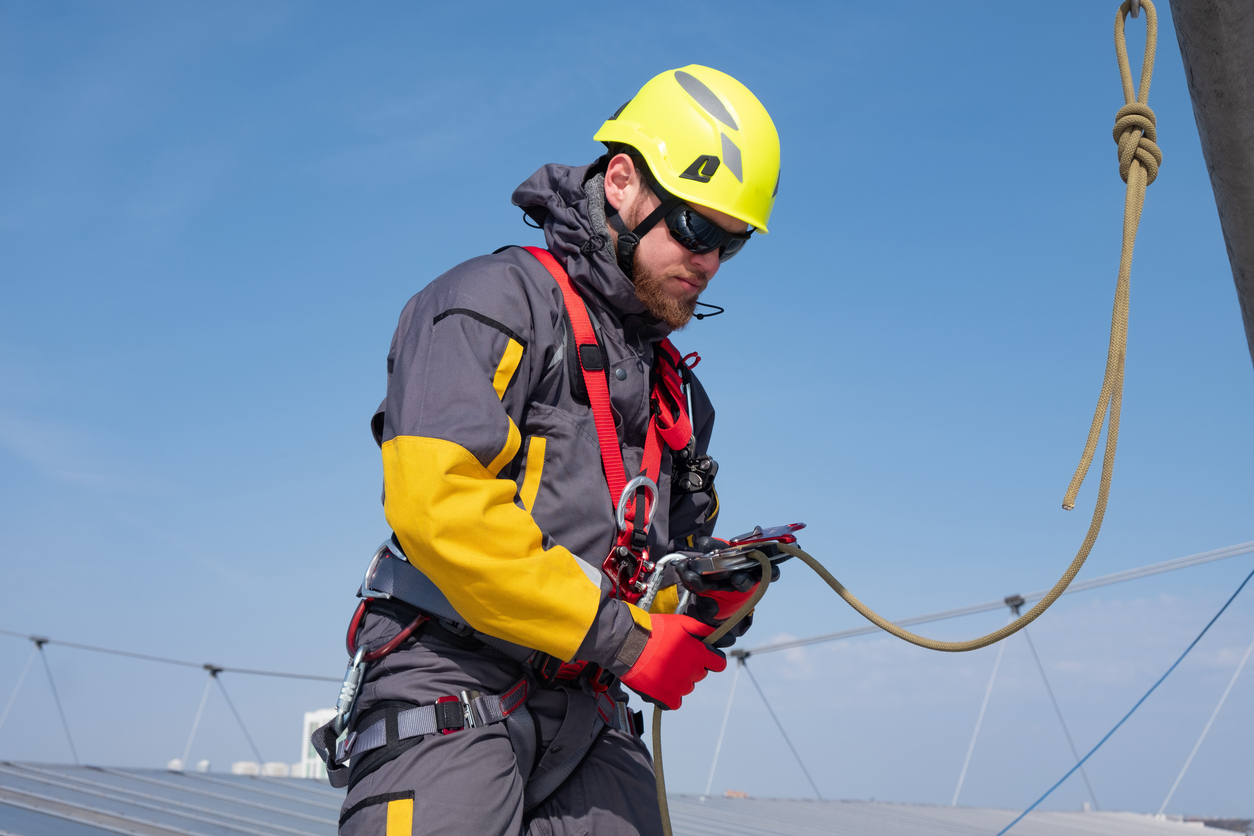 Rope Rescue Standby Services for Renewable Energy Sites: Wind Turbines and Solar Installations