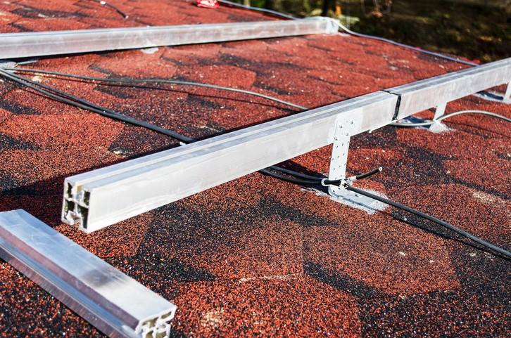 Using Guardrail Systems for Fall Protection on Roof Tops