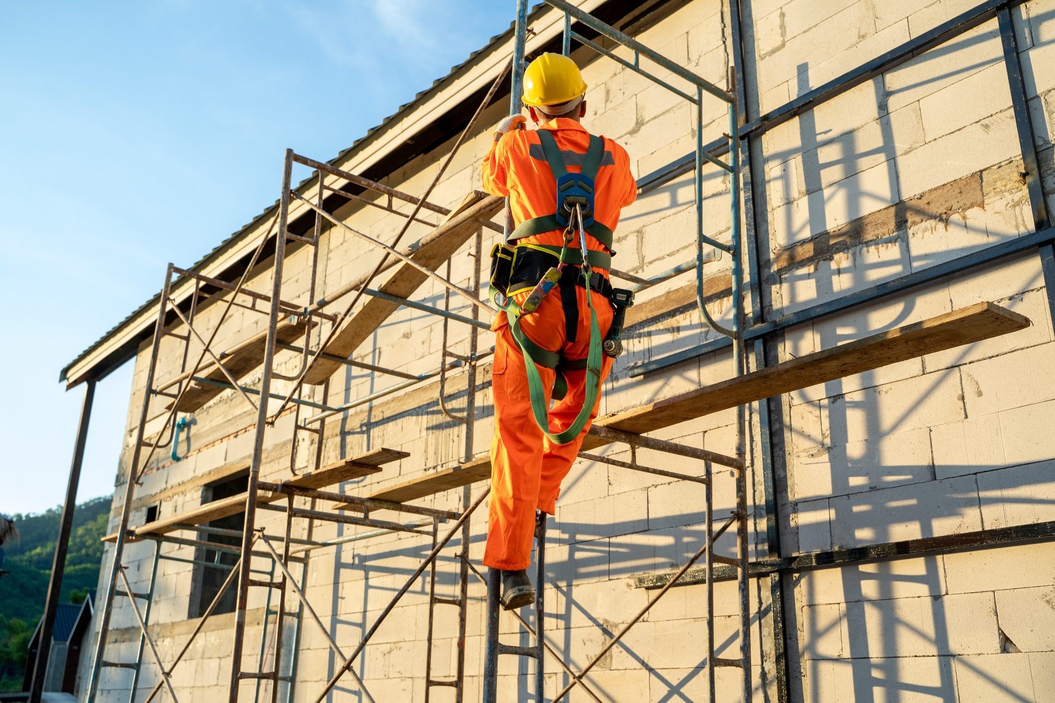 Learn How to Work Safely from Heights with a Fall Protection Course