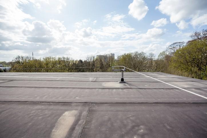 Portable Guardrail Systems for Fall Protection: Choosing the Right System